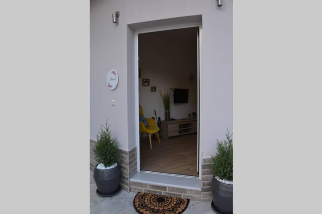 Marieli Apartment Perama  Exterior photo